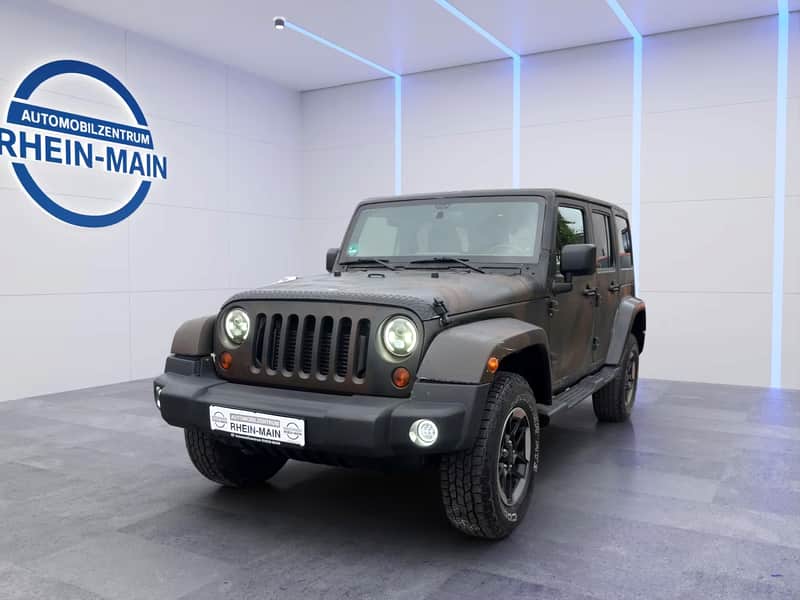 Jeep Wrangler Sahara matt im Studio des Automobilzentrums Rhein-Main