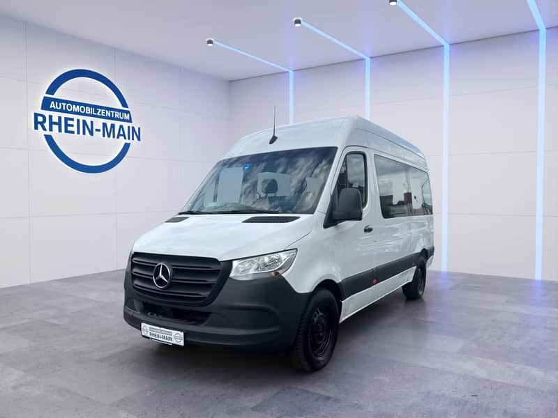 Mercedes-Benz Sprinter Tourer 316 CDI im Studio des Automobilzentrums Rhein-Main