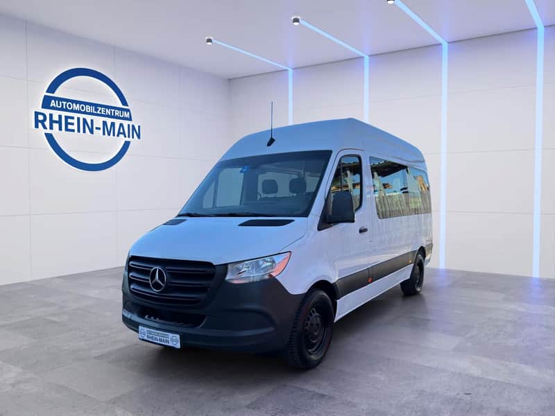 Mercedes-Benz Sprinter Tourer 316 CDI im Studio des Automobilzentrums Rhein-Main