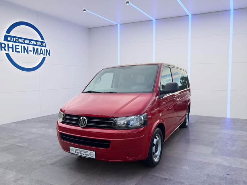 VW T5 Multivan 7-Sitzer im Studio des Automobilzentrums Rhein-Main
