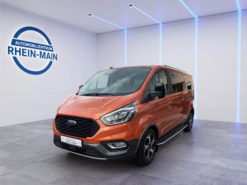 Ford Tourneo Custom im Studio des Automobilzentrums Rhein-Main