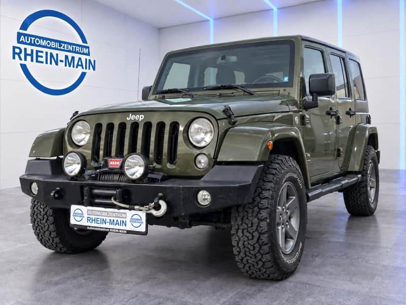 Jeep Wrangler in NATO-Grün